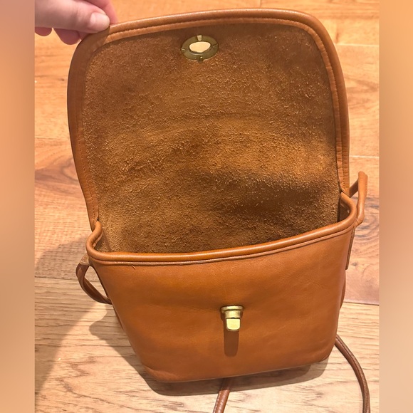 Coach Vintage Quincy 9919 British Tan Leather Crossbody Bag - Picture 4 of 10